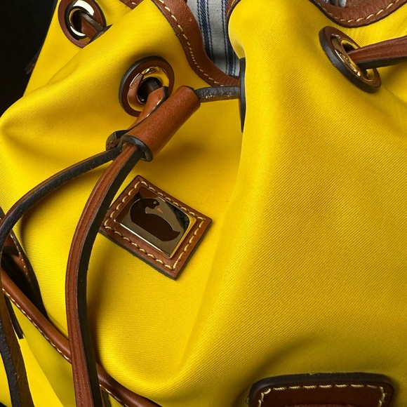 NWOT Dooney & Bourke Mustard Yellow Leather Trim Bucket Bag Purse - Picture 5 of 13